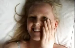 XXX Delikat kvinnliga fingrar hennes tjeckisk porrfilm hål
