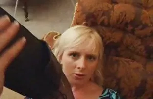 XXX Fingrar på indisk porn kökssoffan