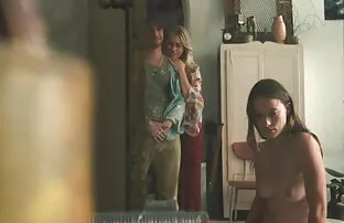 XXX Hon hade vacker porrfilm bytt kläder i buskarna