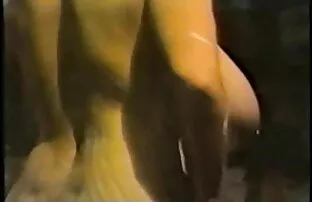 XXX Nika hamster free porr satt i diskbänken med benen och hatten